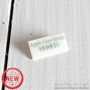 Apple user group France very rare porcelain lapel pin title up variant