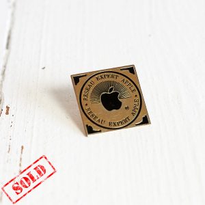 Reseau expert Apple official french Apple expert team rare lapel pin sold out